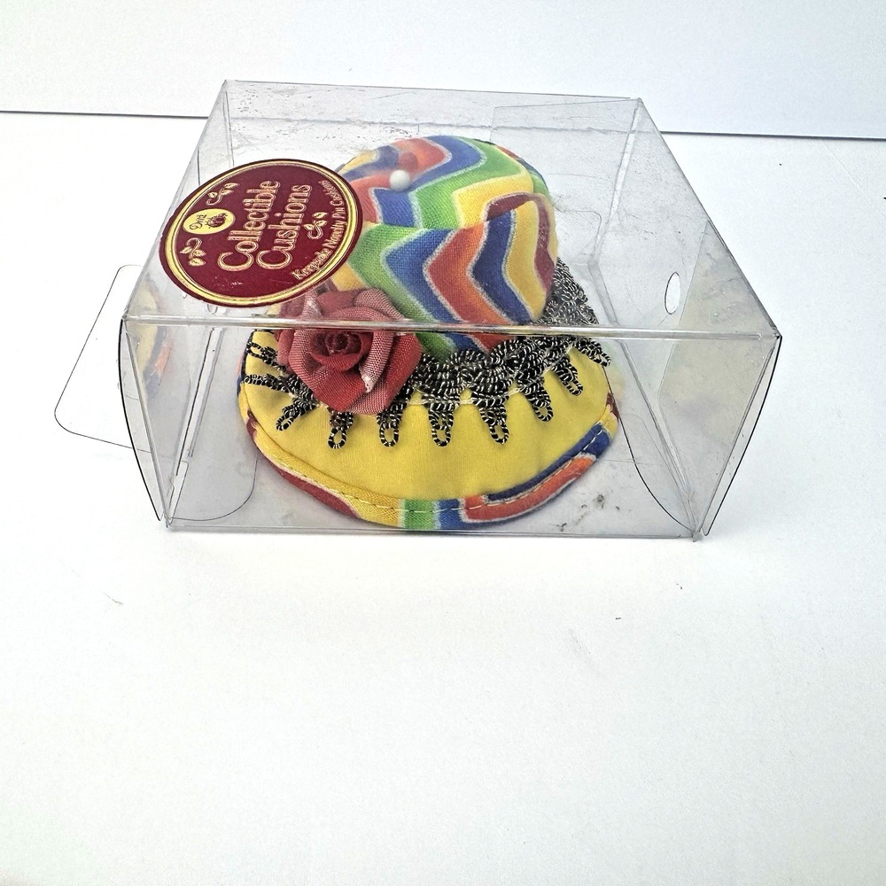 Collectible Cushions by Dritz Keepsake Novelty Pin Hat Colorful Cushion NEW